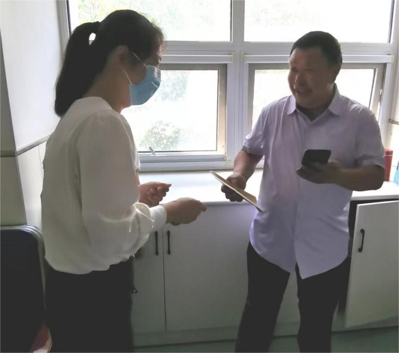 真情慰問暖人心，擇立集團(tuán)探望員工住院家屬